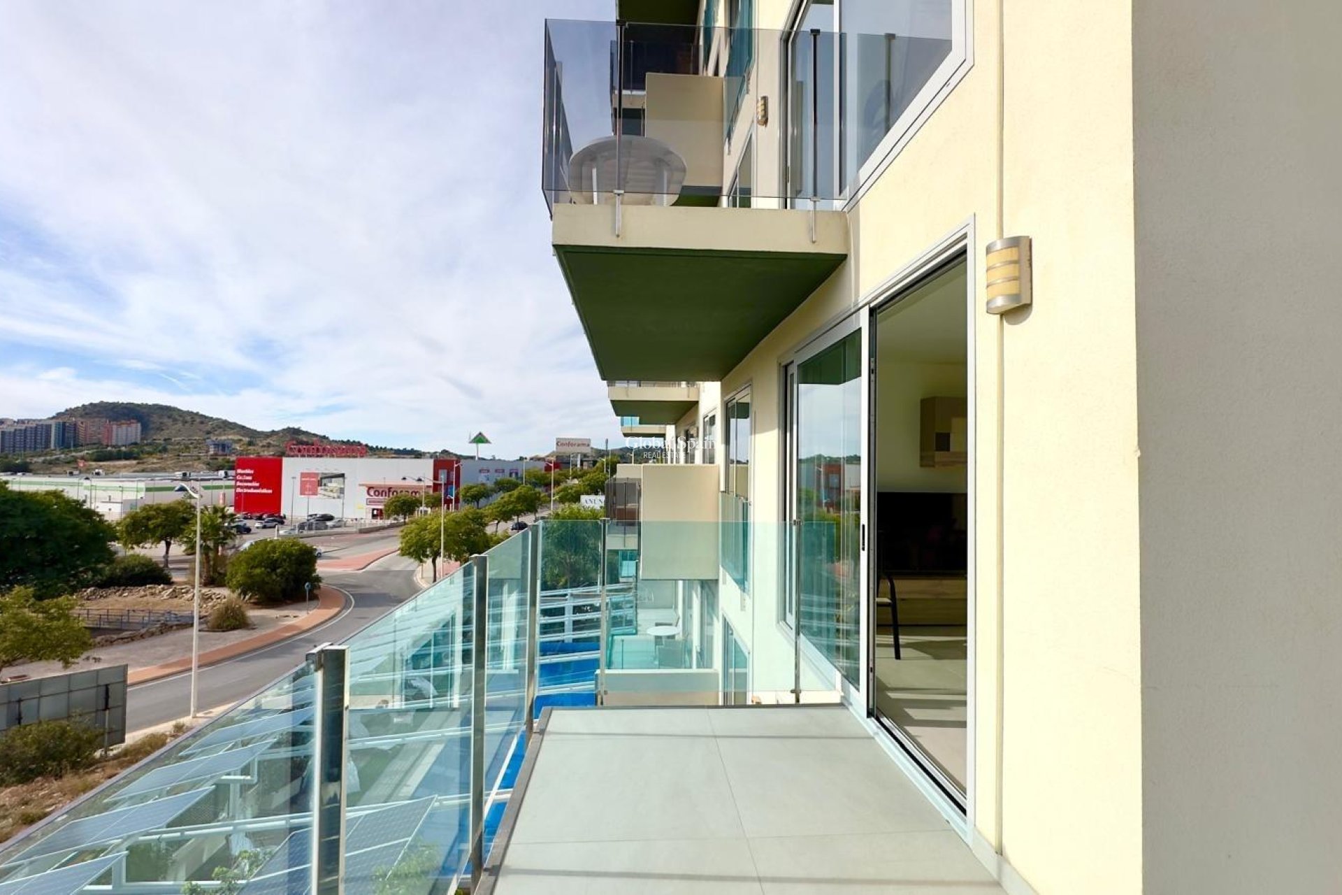 Revente - APPARTEMENT -
FINESTRAT