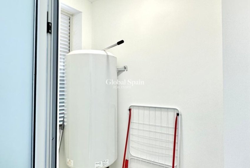 Revente - APPARTEMENT -
FINESTRAT