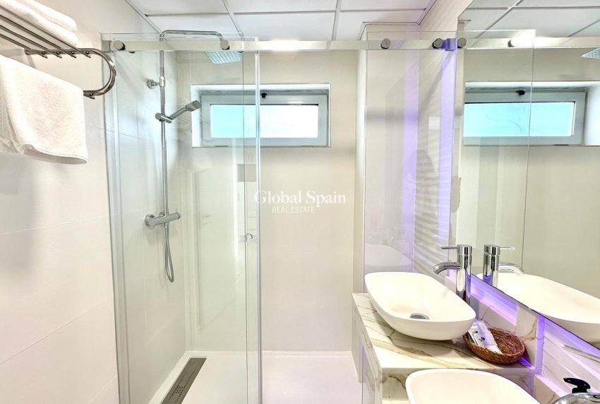 Revente - APPARTEMENT -
FINESTRAT