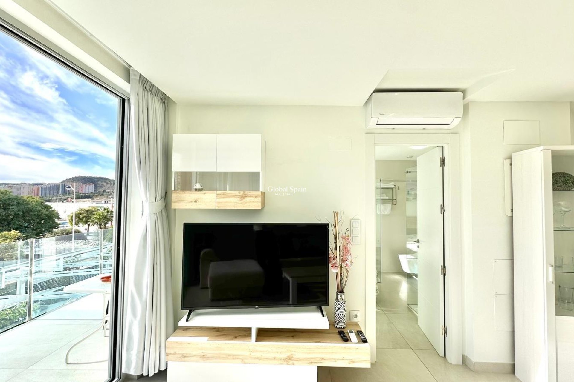 Revente - APPARTEMENT -
FINESTRAT