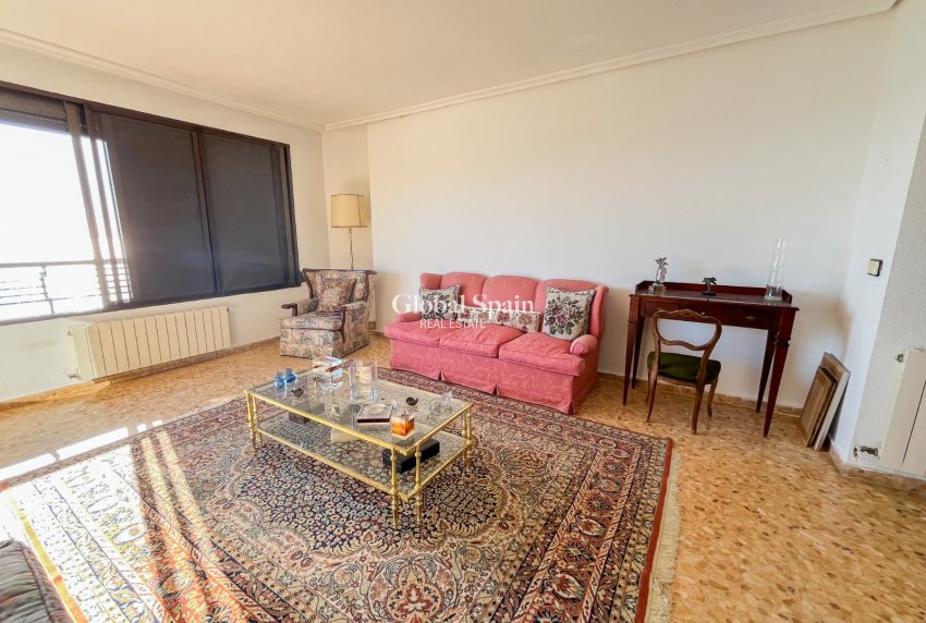 Revente - Appartement - Flat -
ALICANTE - Centro