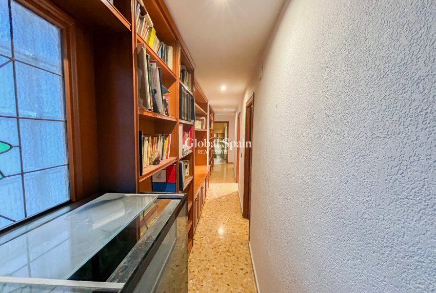 Revente - Appartement - Flat -
ALICANTE - Centro