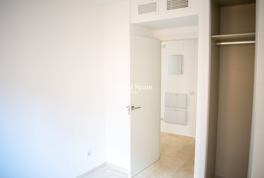 Revente - Appartement - Flat -
ORIHUELA COSTA - Punta Prima