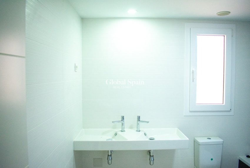 Revente - Appartement - Flat -
ORIHUELA COSTA - Punta Prima