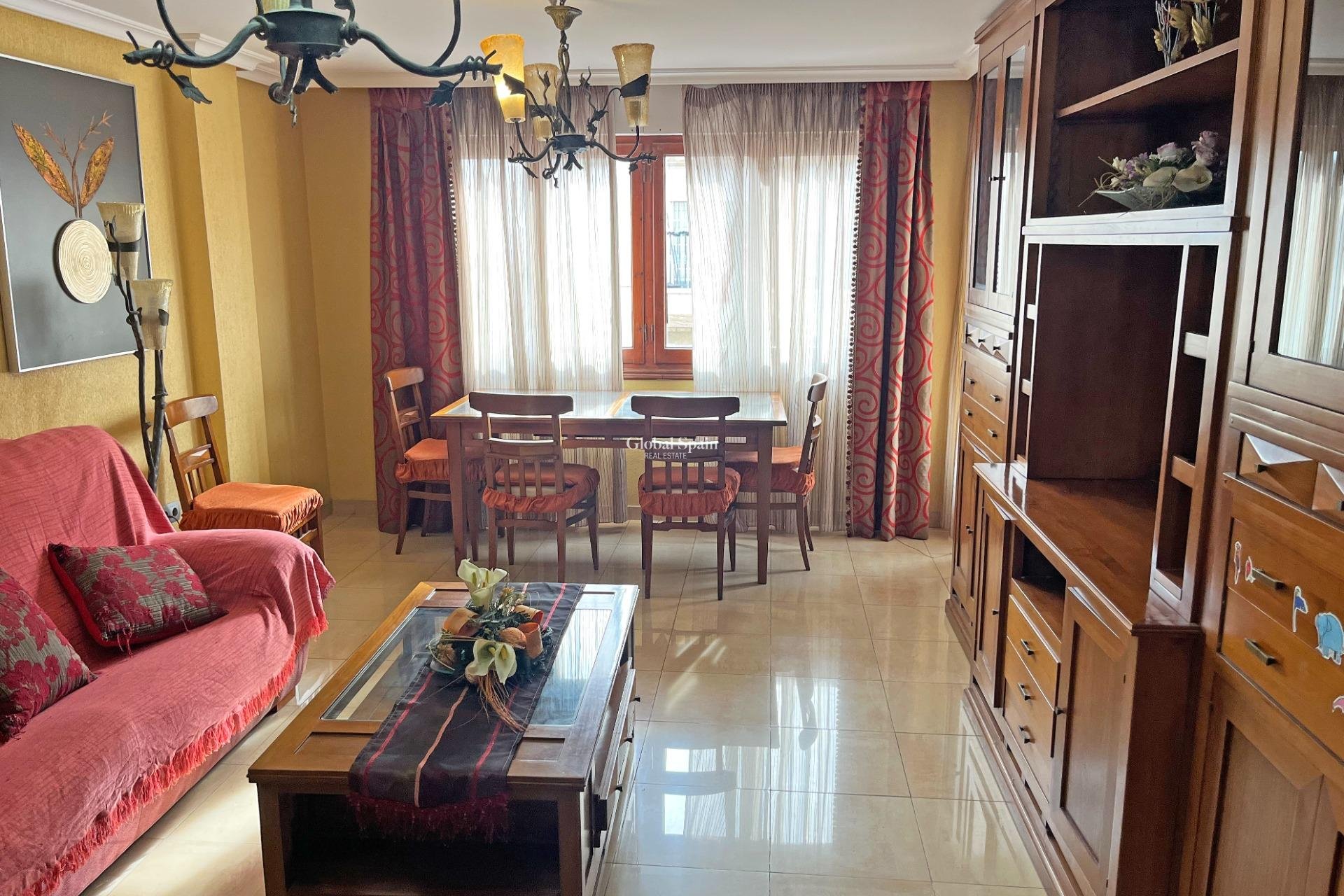 Revente - APPARTEMENT -
FORMENTERA DEL SEGURA - Palacios