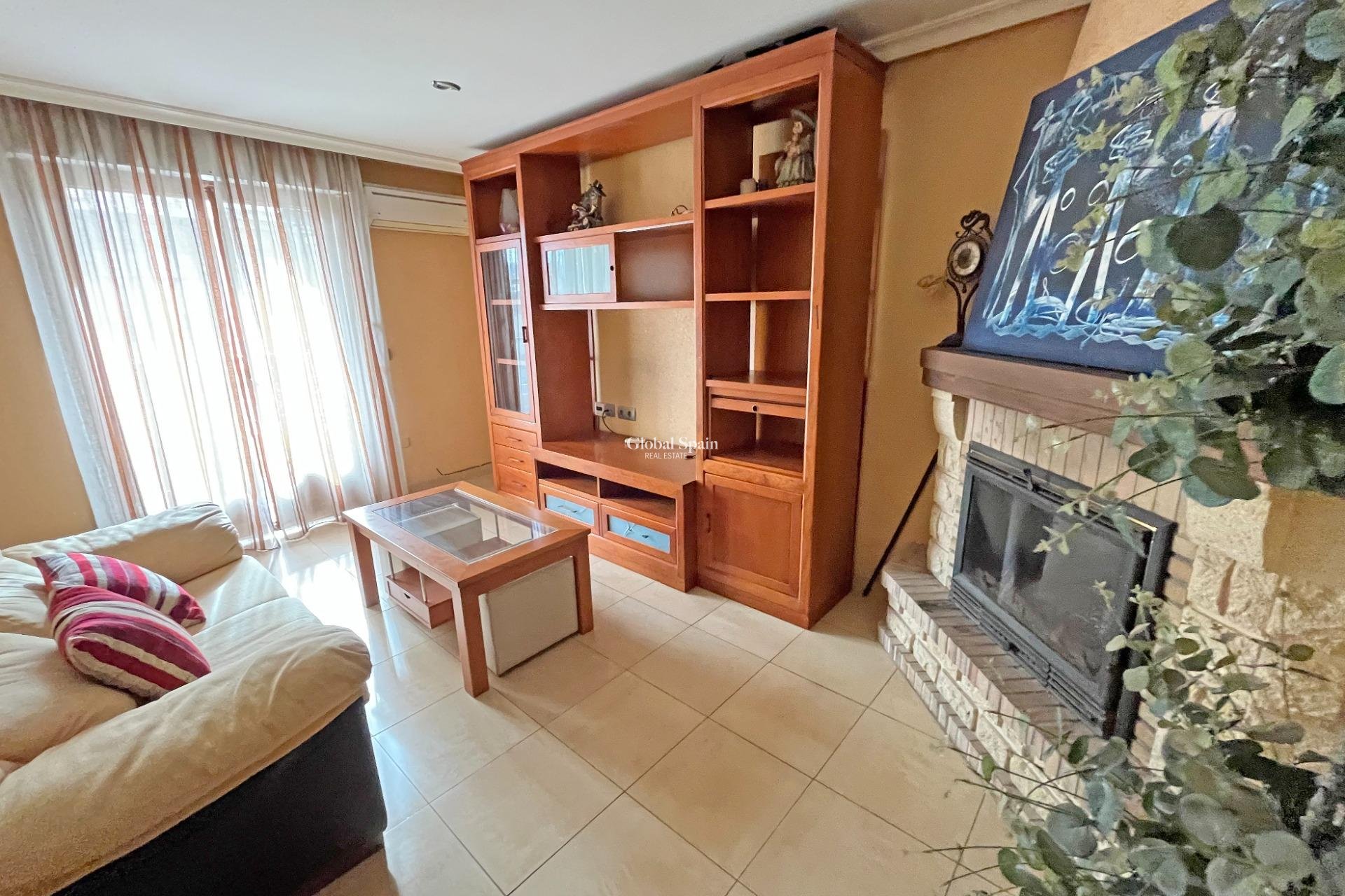 Revente - APPARTEMENT -
FORMENTERA DEL SEGURA - Palacios