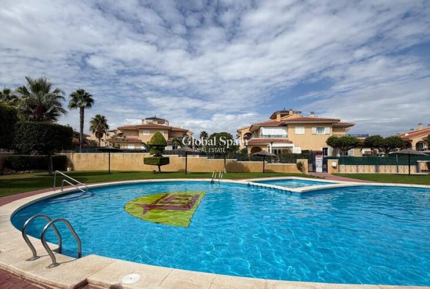 Revente - APPARTEMENT -
GRAN ALACANT - Costa Blanca