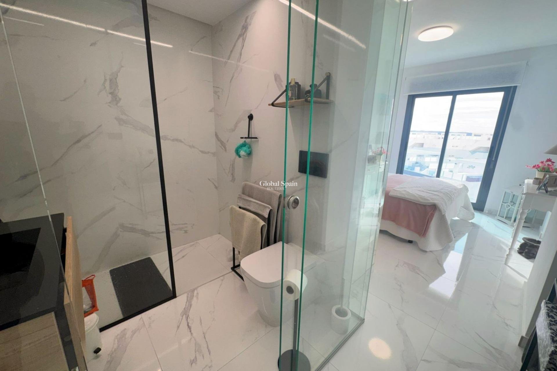 Revente - APPARTEMENT -
GUARDAMAR DEL SEGURA - Costa Blanca