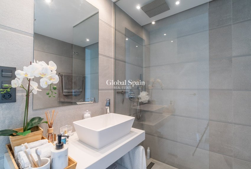 Revente - APPARTEMENT -
GUARDAMAR DEL SEGURA - Costa Blanca