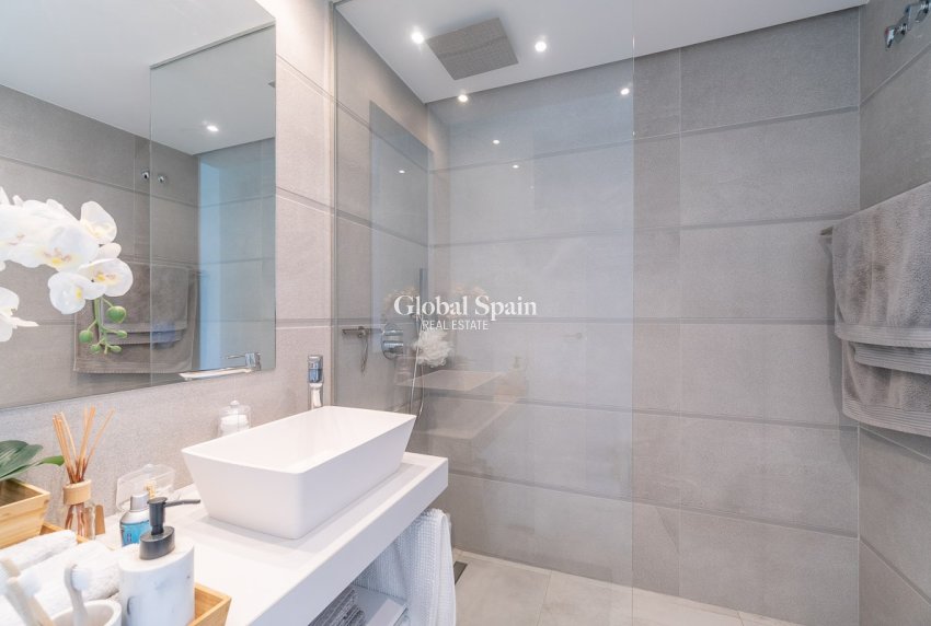 Revente - APPARTEMENT -
GUARDAMAR DEL SEGURA - Costa Blanca