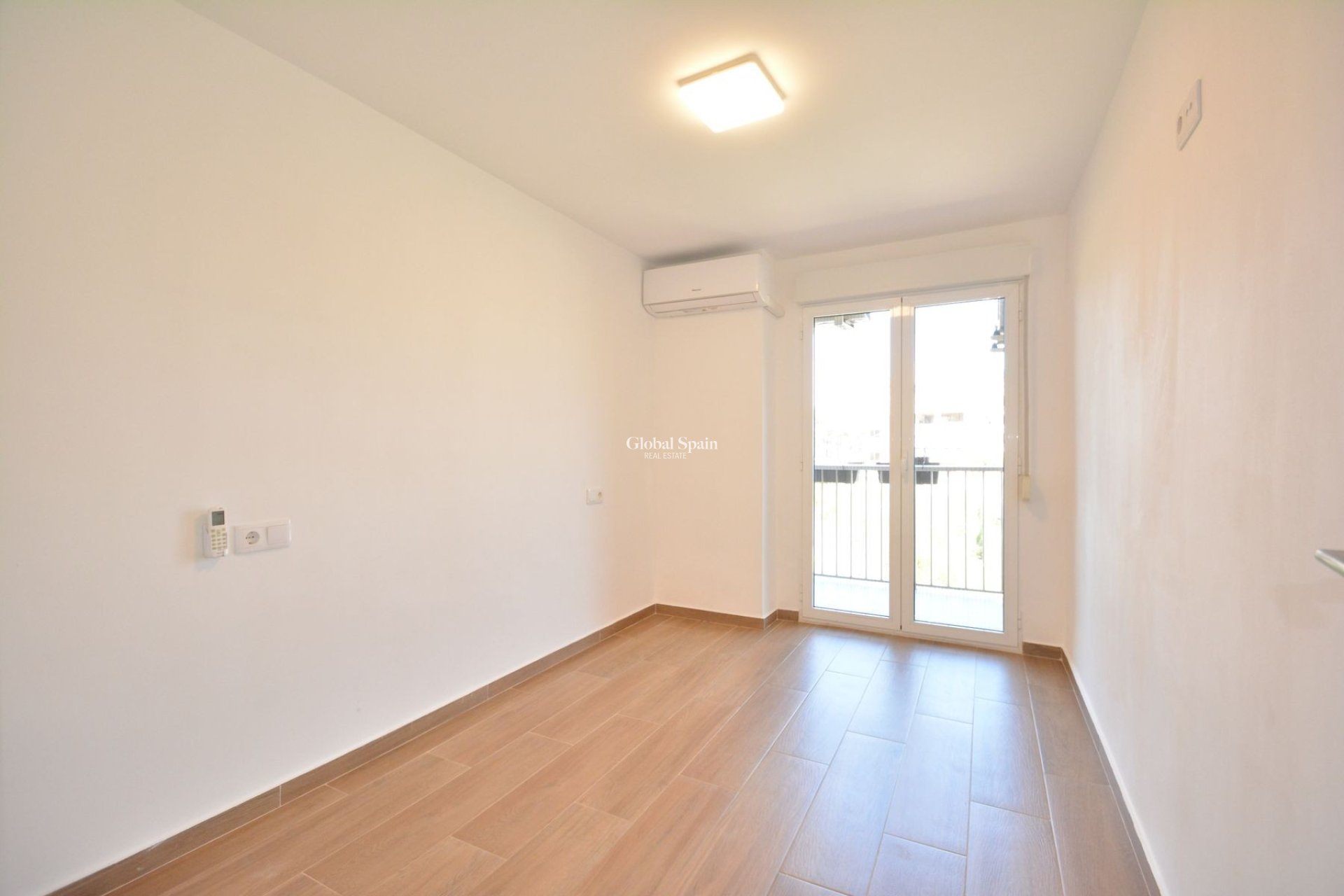 Revente - APPARTEMENT -
GUARDAMAR DEL SEGURA - Costa Blanca