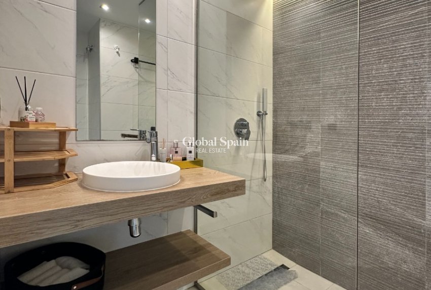 Revente - APPARTEMENT -
GUARDAMAR DEL SEGURA - Costa Blanca