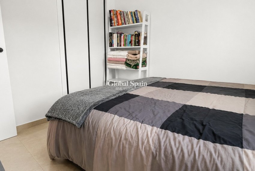Revente - APPARTEMENT -
GUARDAMAR DEL SEGURA - EL RASO