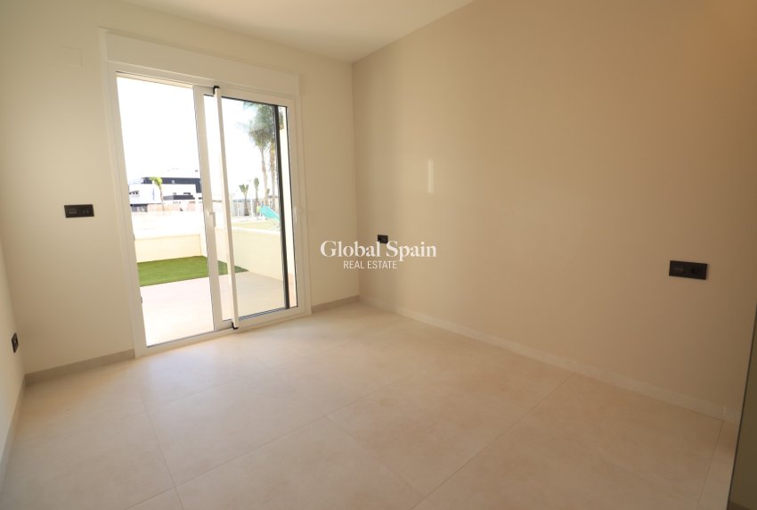 Revente - APPARTEMENT -
Guardamar del Segura - El Raso