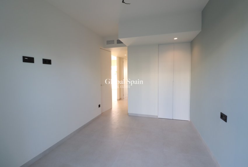Revente - APPARTEMENT -
Guardamar del Segura - El Raso