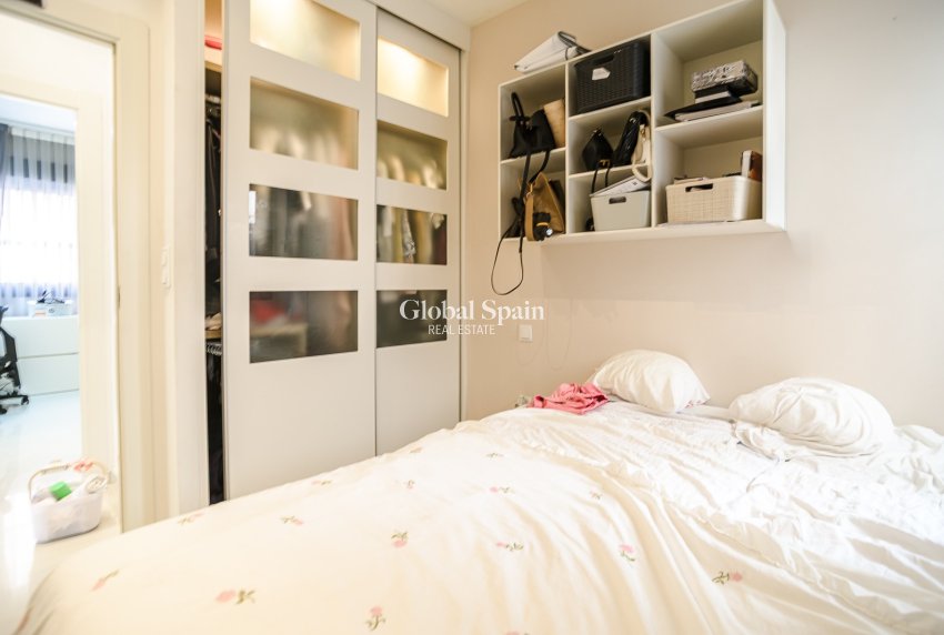 Revente - APPARTEMENT -
GUARDAMAR DEL SEGURA - Guardamar del Segura