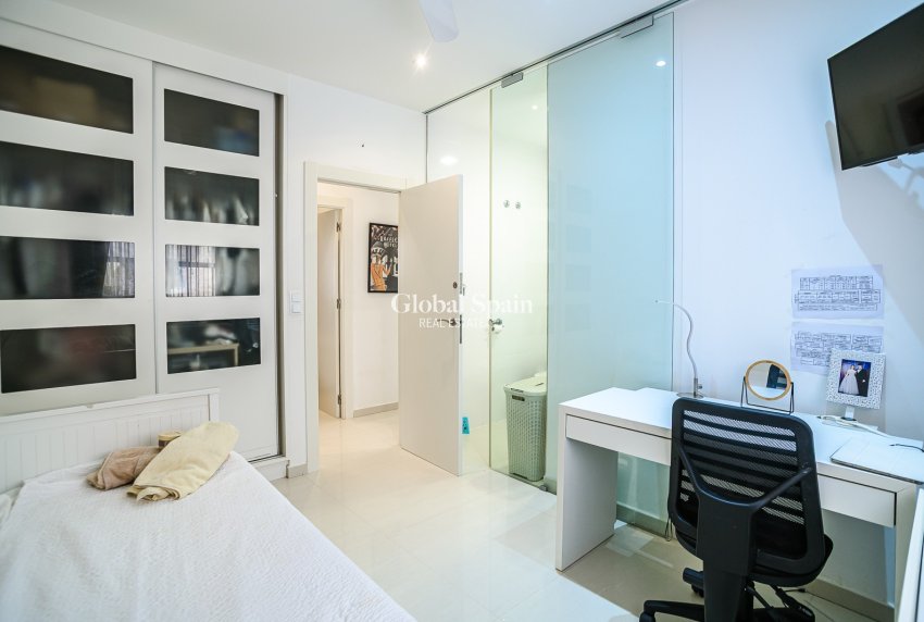 Revente - APPARTEMENT -
GUARDAMAR DEL SEGURA - Guardamar del Segura
