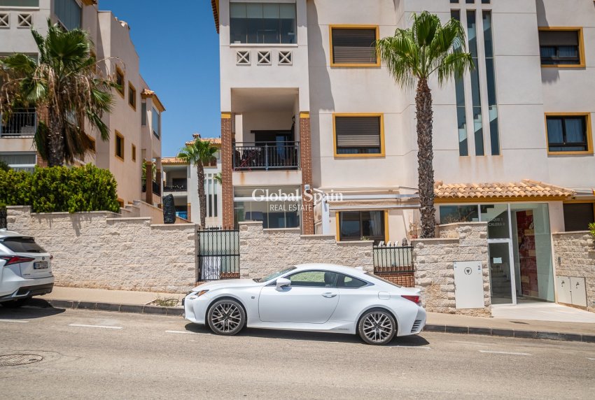 Revente - APPARTEMENT -
GUARDAMAR DEL SEGURA - Guardamar del Segura