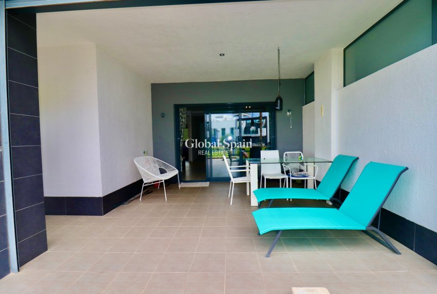 Revente - APPARTEMENT -
GUARDAMAR DEL SEGURA - Guardamar - El Raso