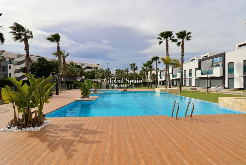 Revente - APPARTEMENT -
GUARDAMAR DEL SEGURA - Guardamar - El Raso