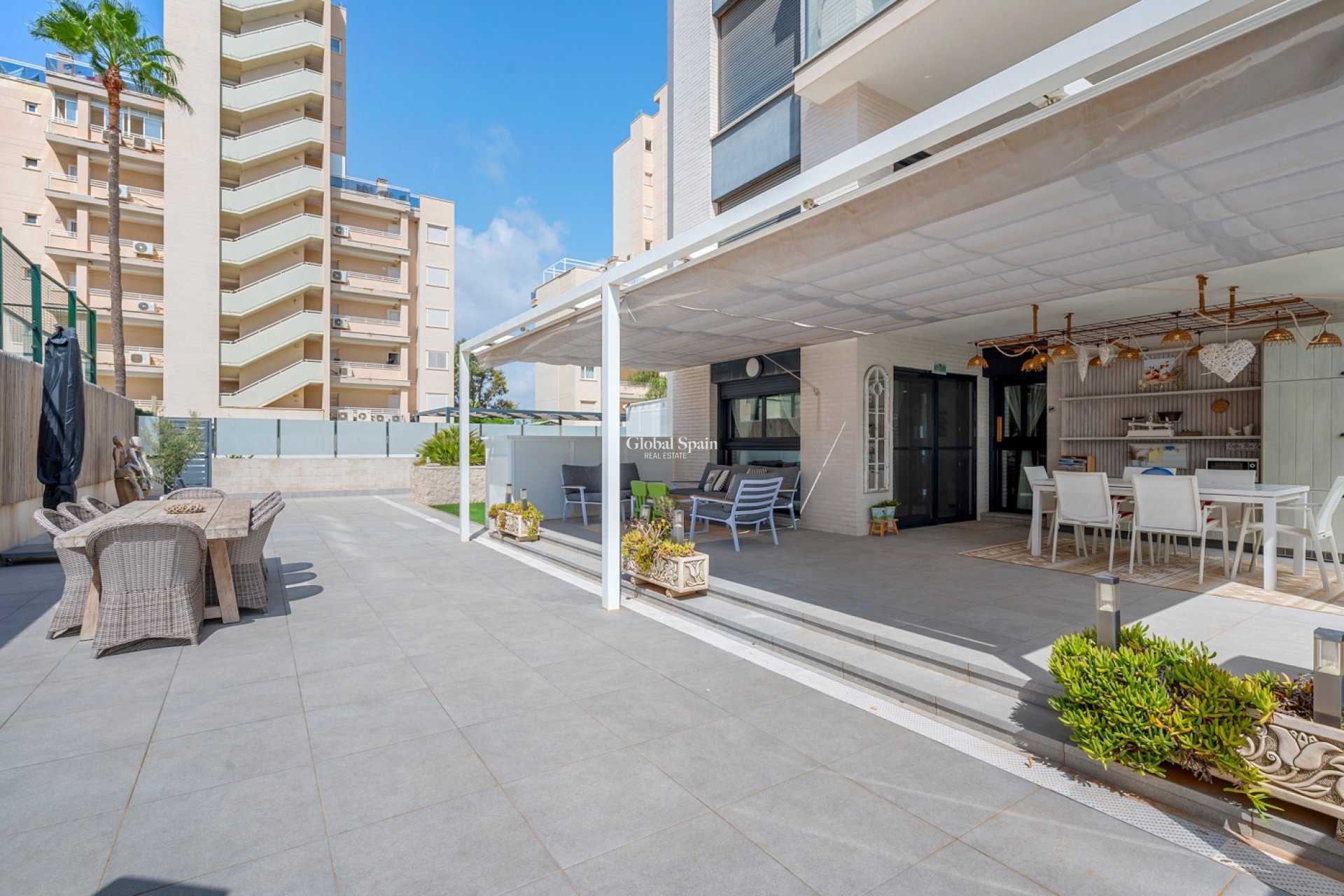 Revente - APPARTEMENT -
GUARDAMAR DEL SEGURA - Guardamar