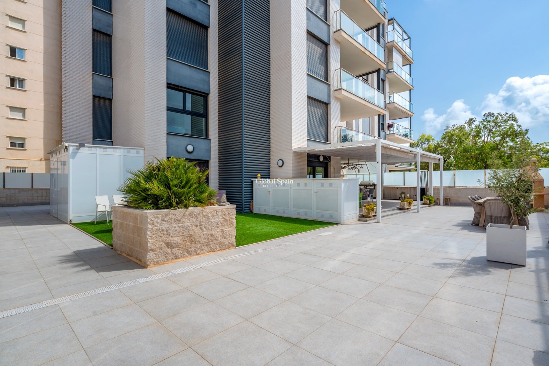 Revente - APPARTEMENT -
GUARDAMAR DEL SEGURA - Guardamar