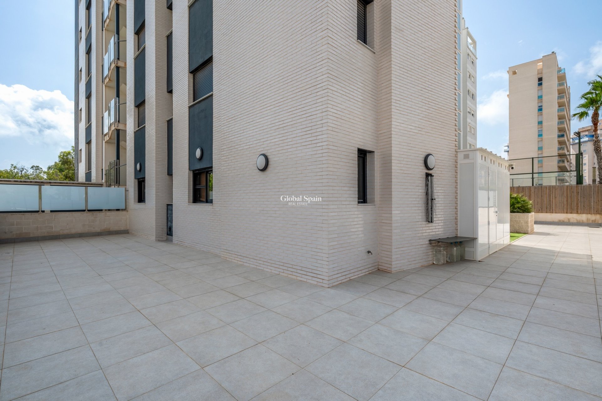 Revente - APPARTEMENT -
GUARDAMAR DEL SEGURA - Guardamar