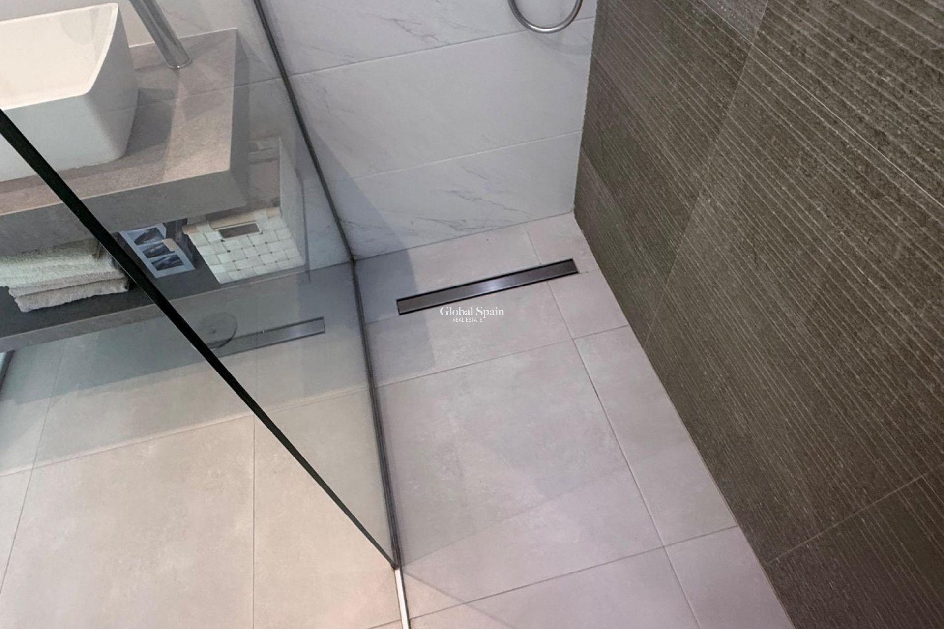 Revente - APPARTEMENT -
GUARDAMAR DEL SEGURA - Oasis Beach