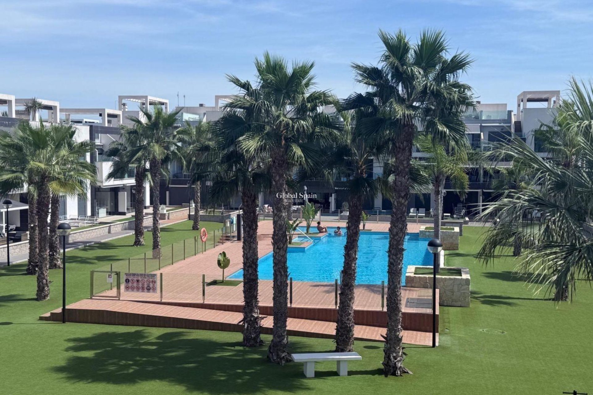 Revente - APPARTEMENT -
GUARDAMAR DEL SEGURA - Oasis Beach