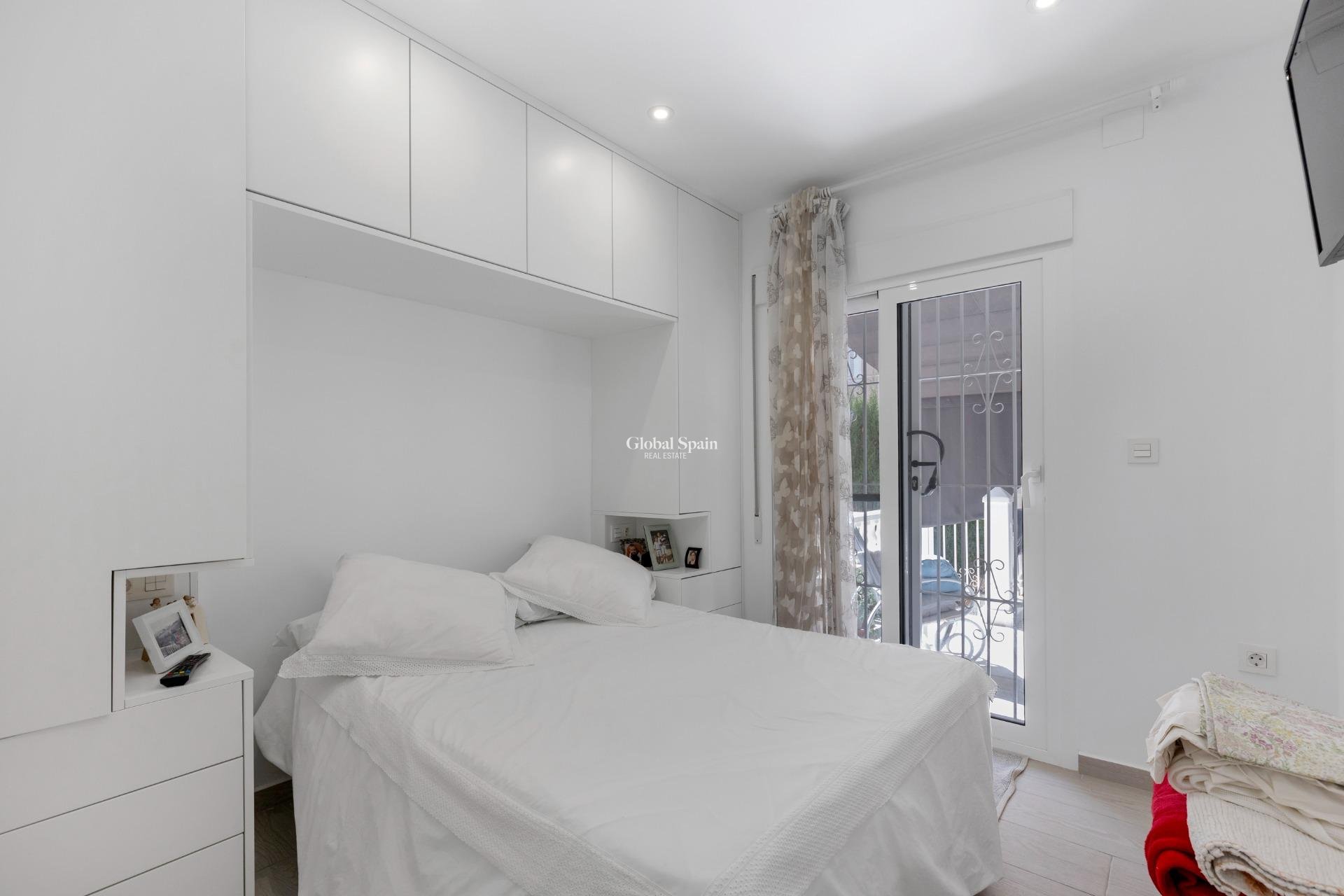 Revente - APPARTEMENT -
GUARDAMAR DEL SEGURA - Urbanizaciones