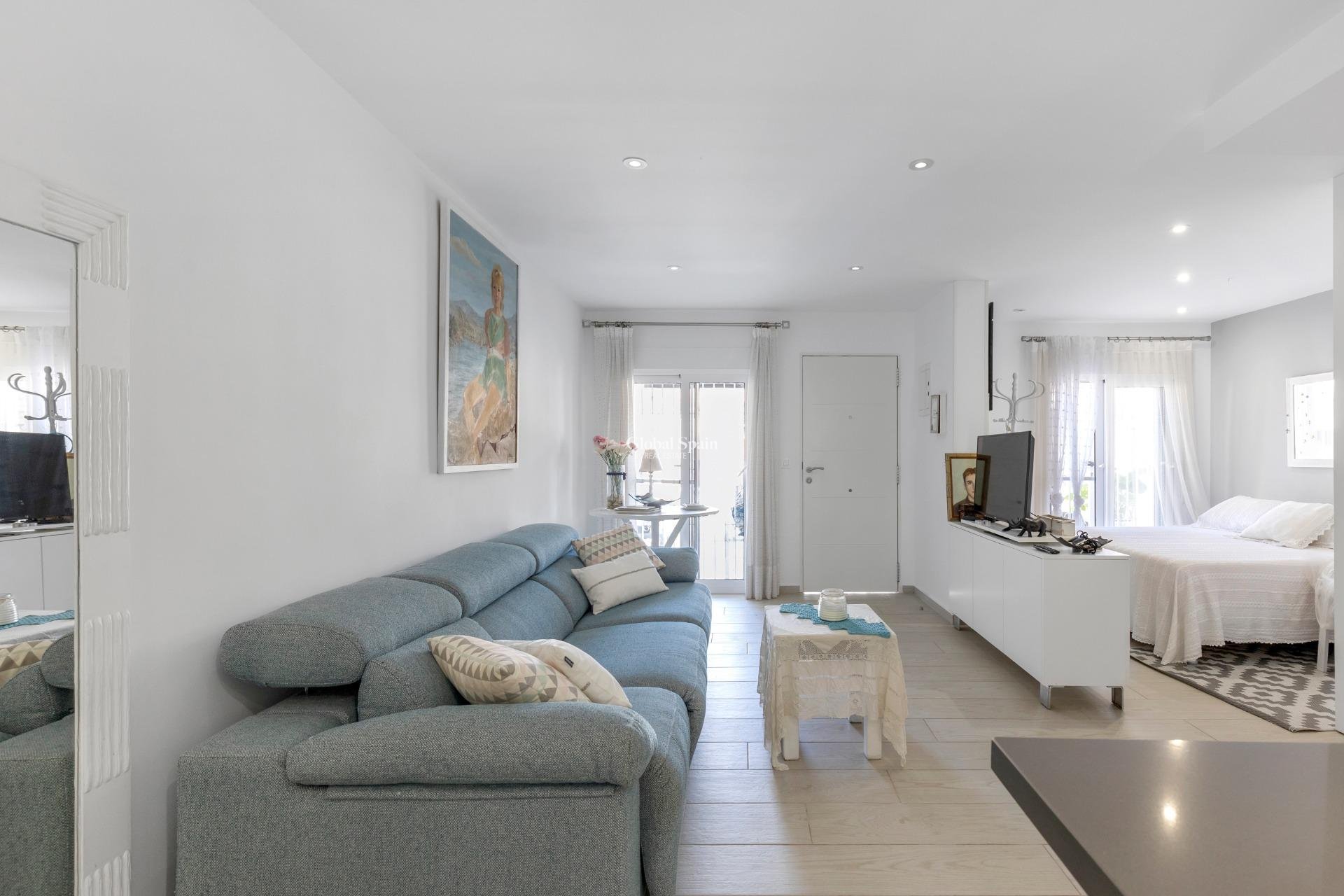 Revente - APPARTEMENT -
GUARDAMAR DEL SEGURA - Urbanizaciones