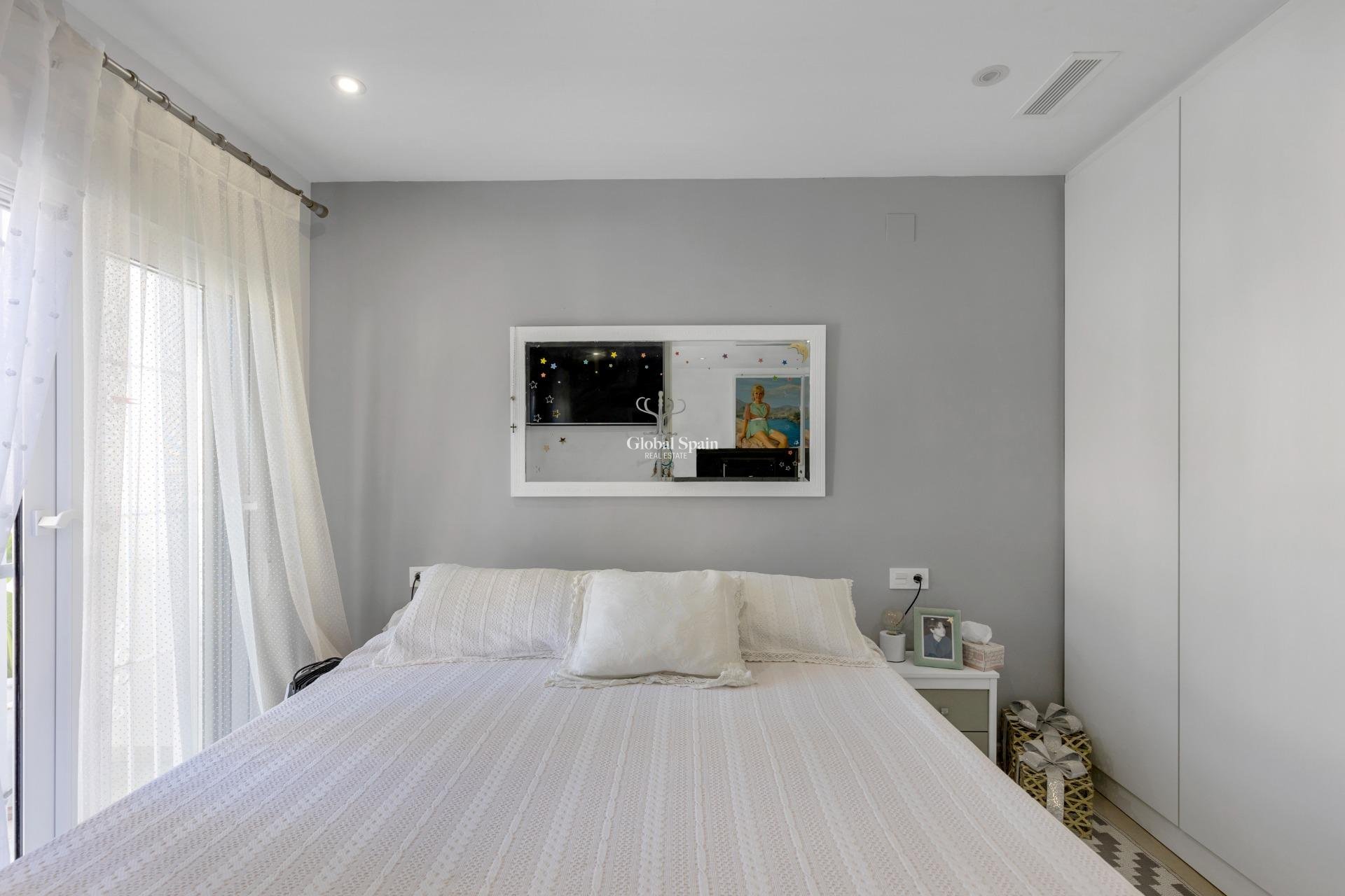 Revente - APPARTEMENT -
GUARDAMAR DEL SEGURA - Urbanizaciones