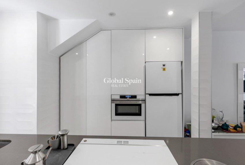 Revente - APPARTEMENT -
GUARDAMAR DEL SEGURA - Urbanizaciones