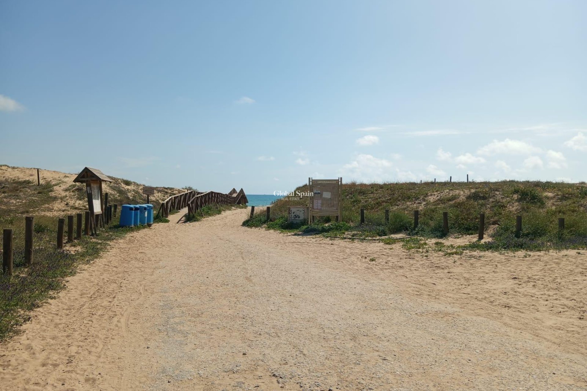 Revente - APPARTEMENT -
GUARDAMAR DEL SEGURA - Urbanizaciones