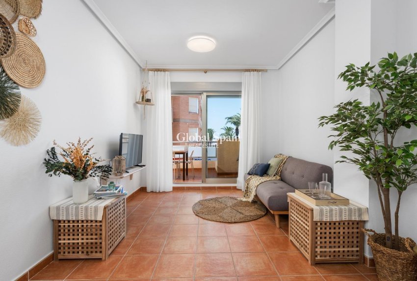 Revente - APPARTEMENT -
GUARDAMAR DEL SEGURA