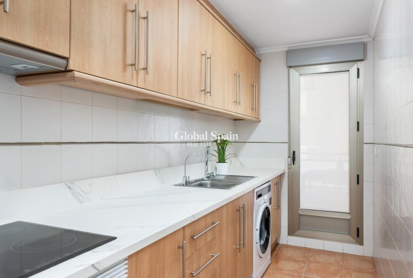 Revente - APPARTEMENT -
GUARDAMAR DEL SEGURA