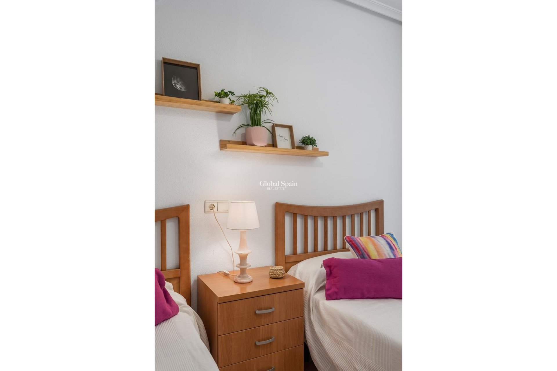 Revente - APPARTEMENT -
GUARDAMAR DEL SEGURA