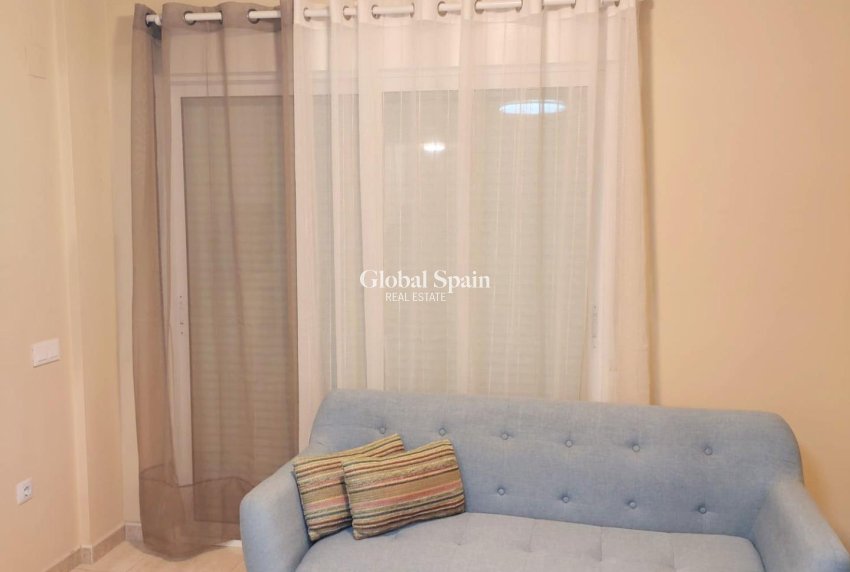 Revente - APPARTEMENT -
GUARDAMAR DEL SEGURA