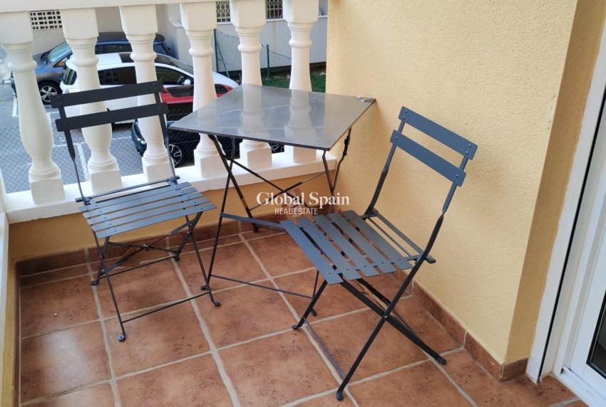Revente - APPARTEMENT -
GUARDAMAR DEL SEGURA