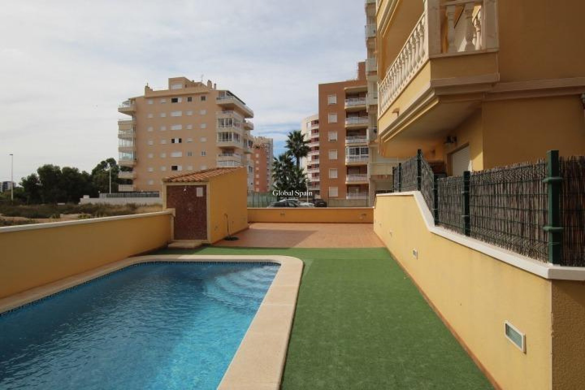 Revente - APPARTEMENT -
GUARDAMAR DEL SEGURA