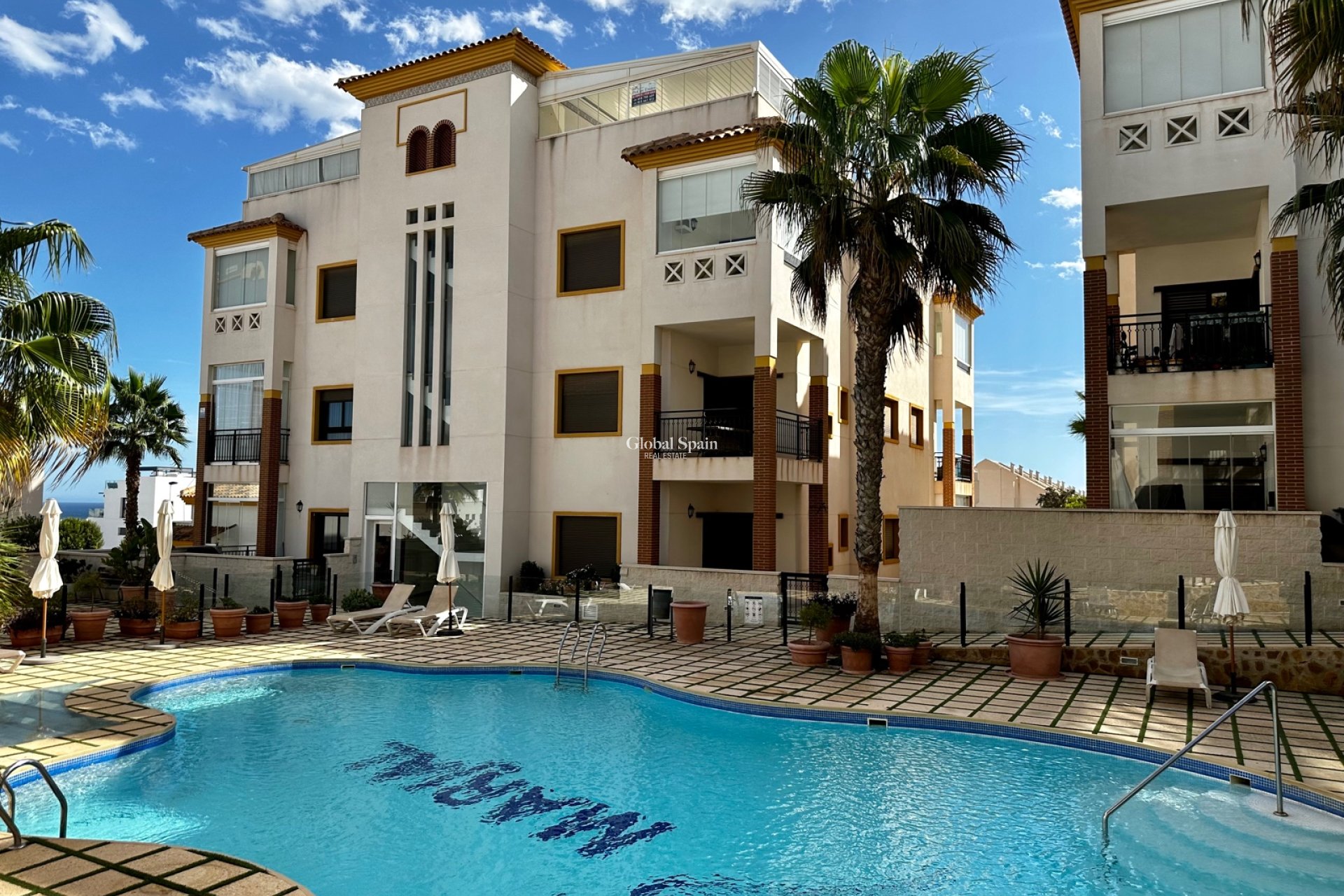 Revente - APPARTEMENT -
GUARDAMAR DEL SEGURA