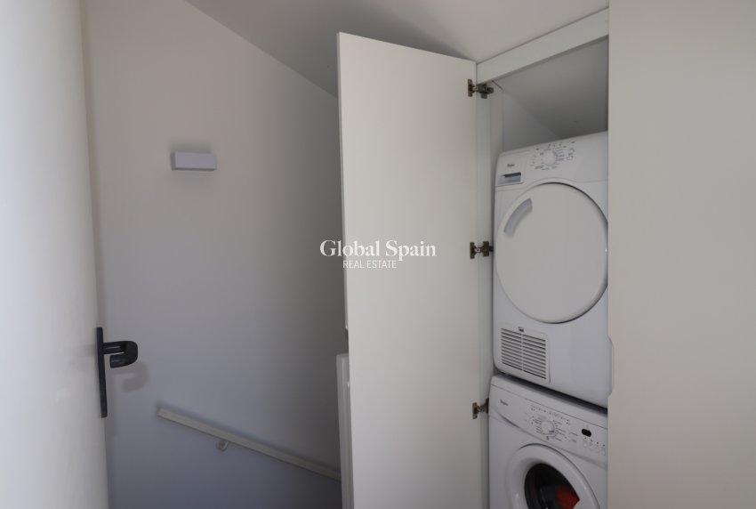 Revente - APPARTEMENT -
GUARDAMAR DEL SEGURA