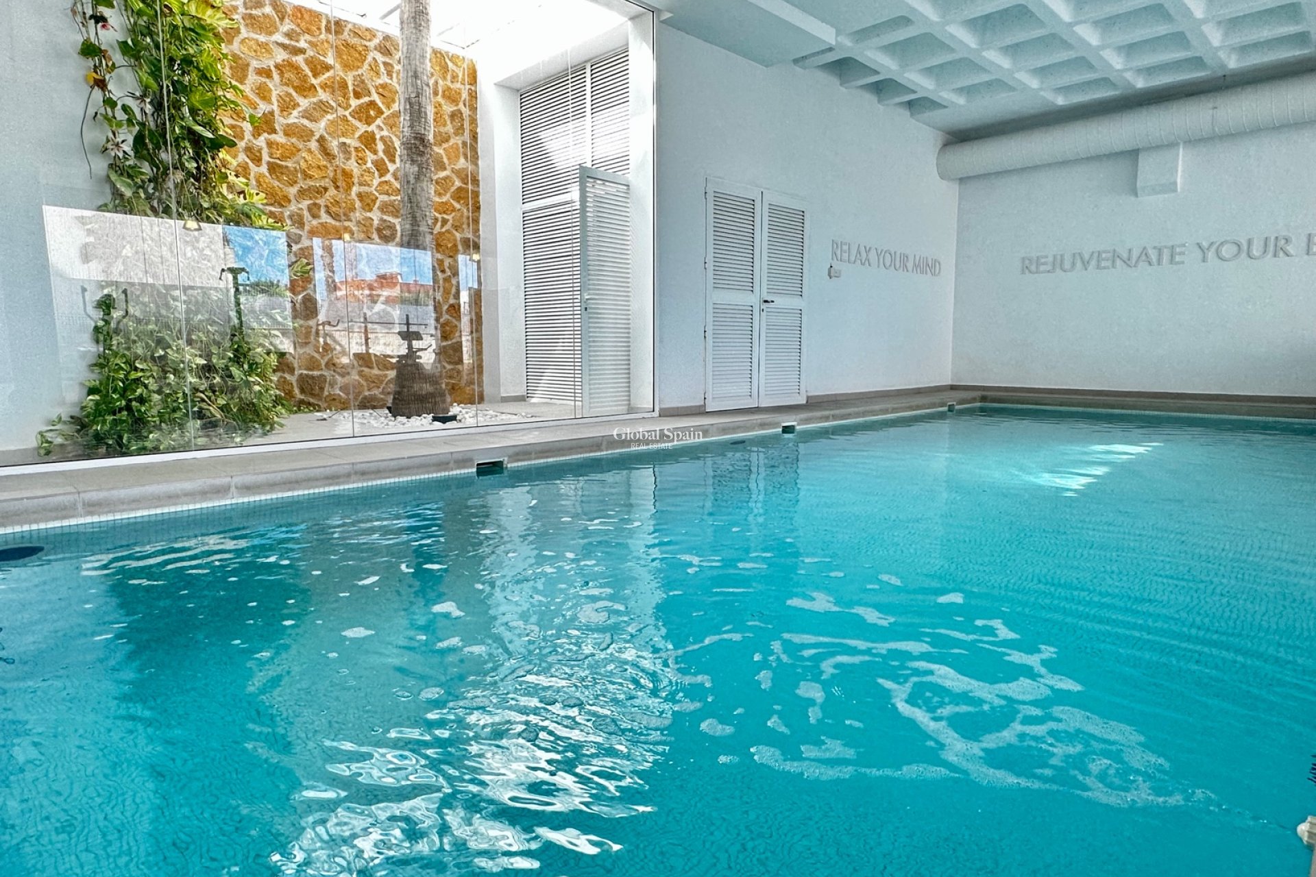 Revente - APPARTEMENT -
GUARDAMAR DEL SEGURA