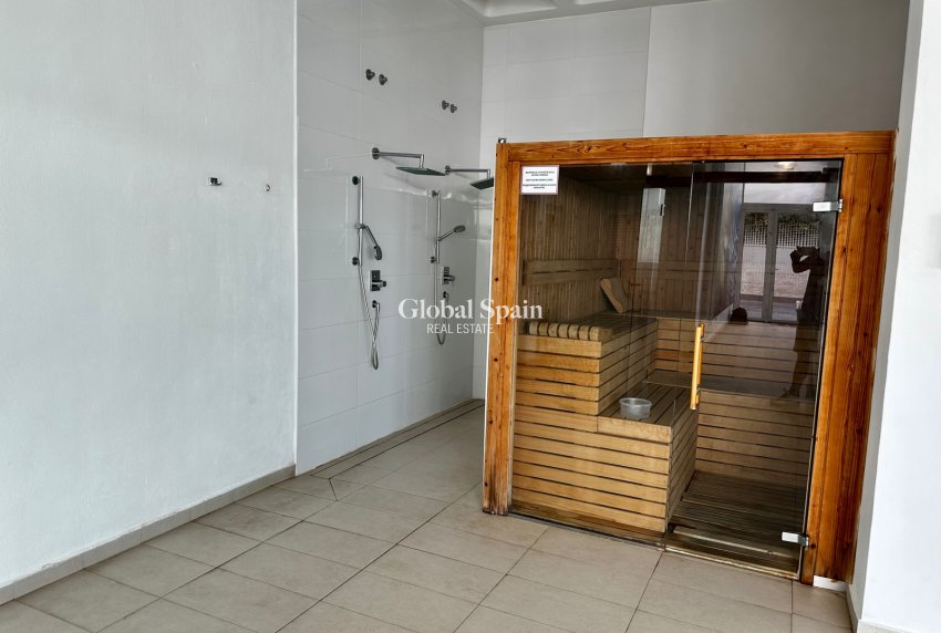 Revente - APPARTEMENT -
GUARDAMAR DEL SEGURA