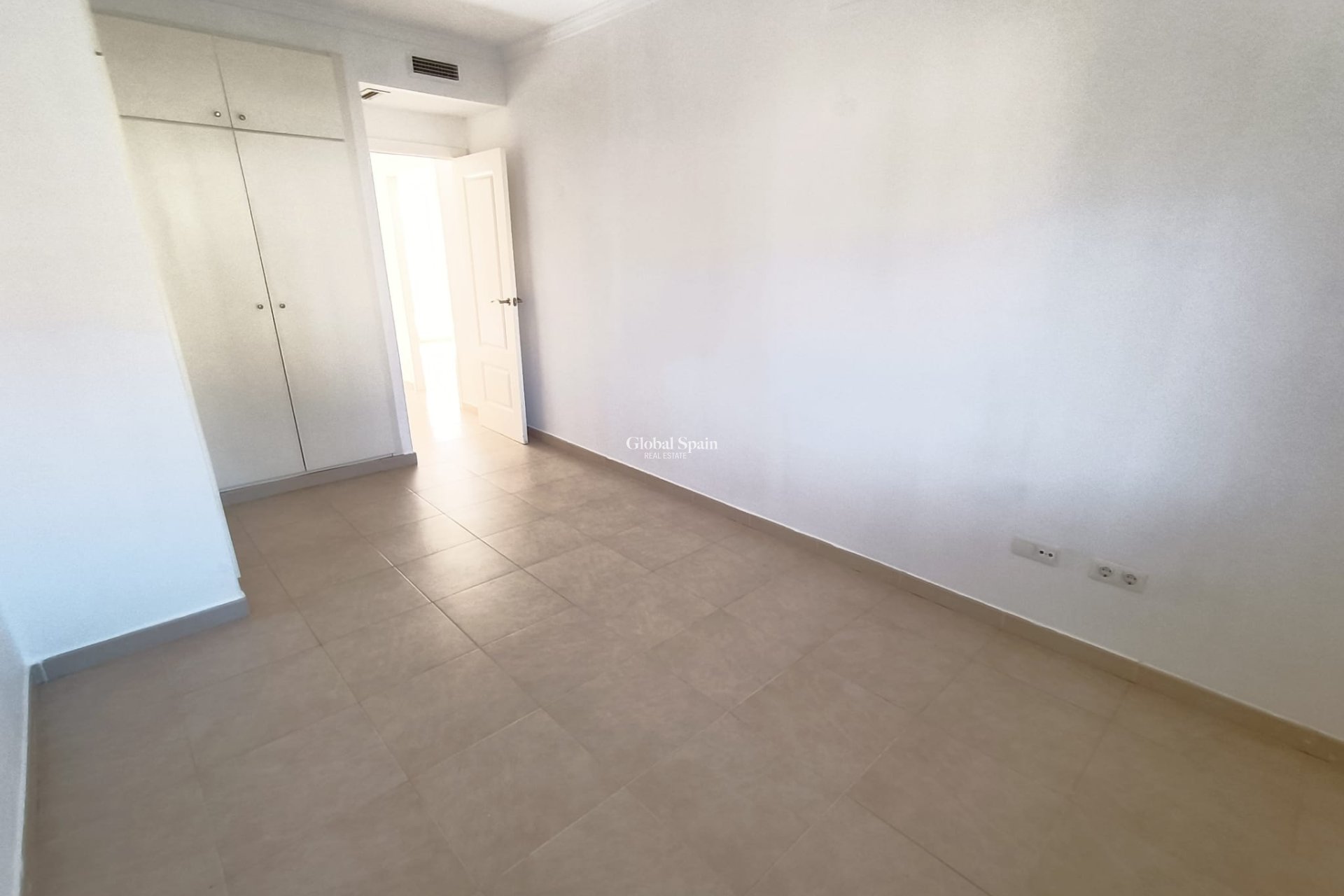 Revente - APPARTEMENT -
JESÚS POBRE - Inland