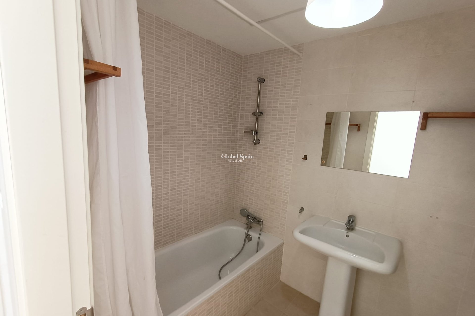 Revente - APPARTEMENT -
JESÚS POBRE - Inland