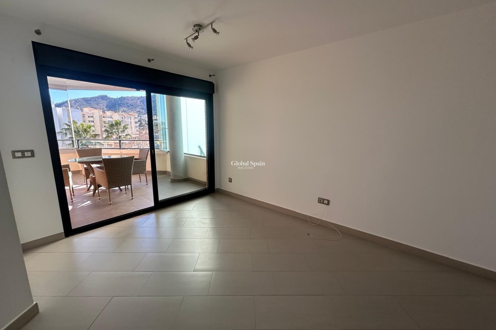 Revente - APPARTEMENT -
L'ALBIR - center