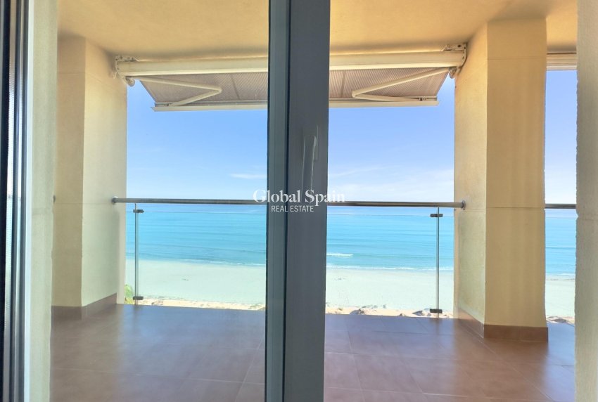 Revente - APPARTEMENT -
LA MANGA DEL MAR MENOR - Playa del Esparto-Veneziola