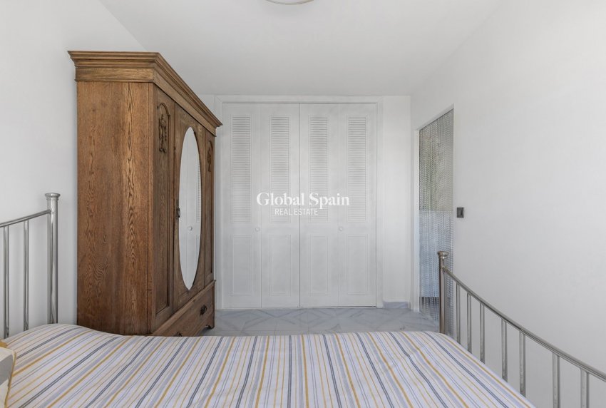 Revente - APPARTEMENT -
LA MATA - Costa Blanca