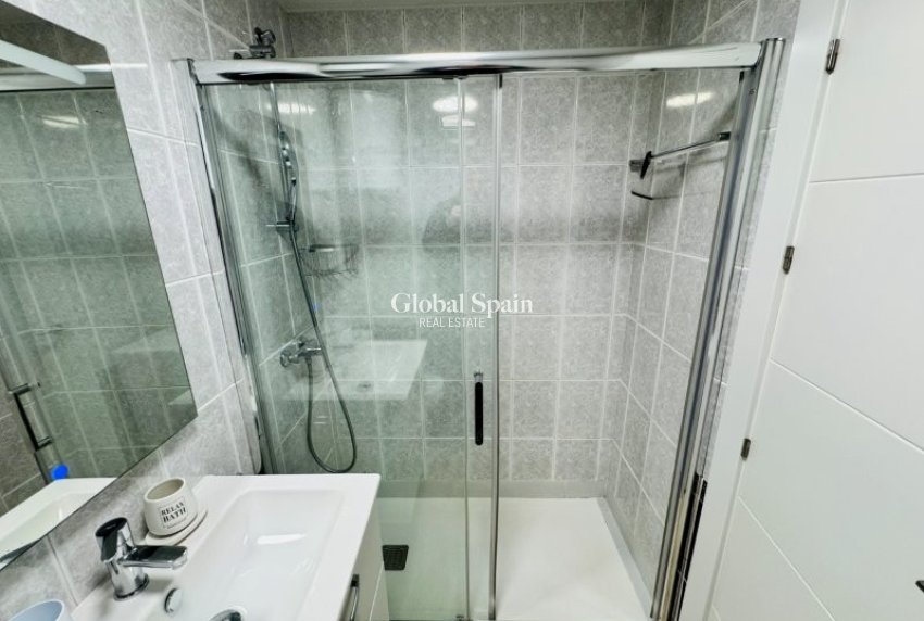 Revente - APPARTEMENT -
LA MATA - Costa Blanca